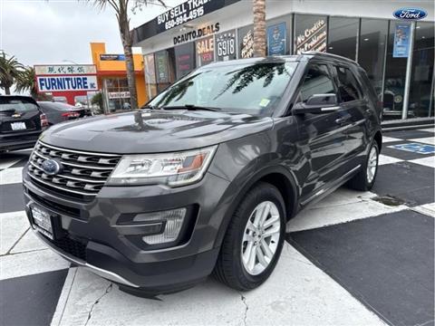 2017 Ford Explorer XLT Sport Utility 4D