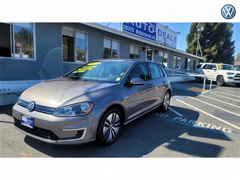 2016 Volkswagen e-Golf SE Hatchback Sedan 4D