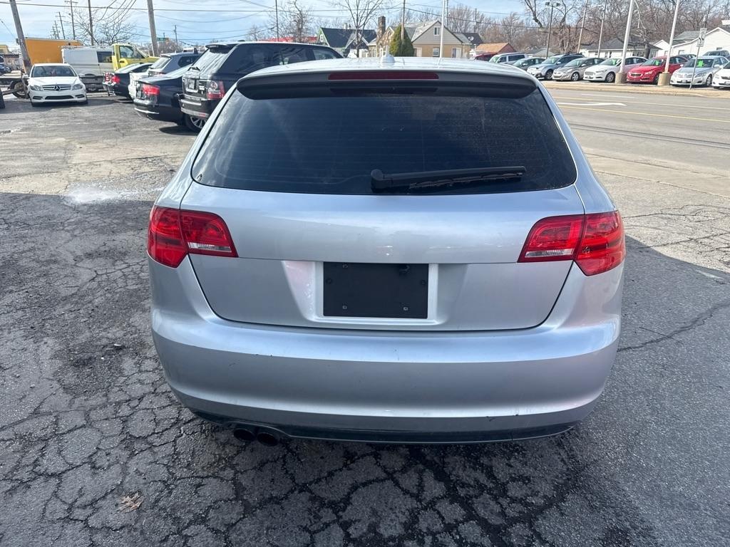 Audi A3 2.0T Premium S tronic 2011