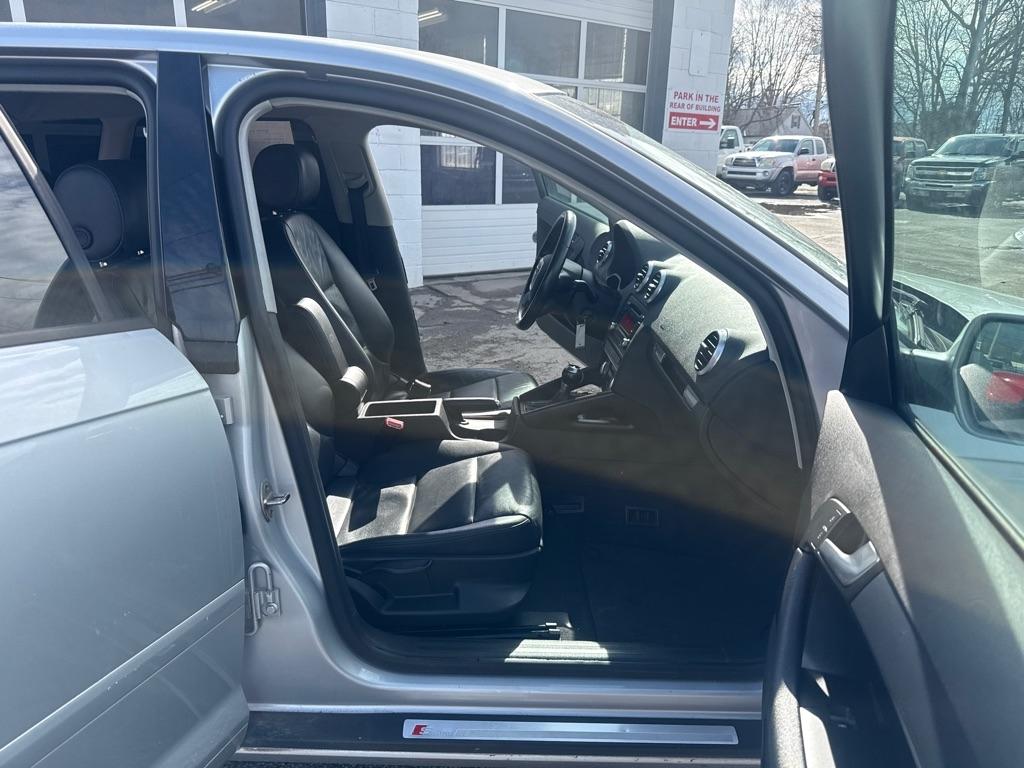 Audi A3 2.0T Premium S tronic 2011