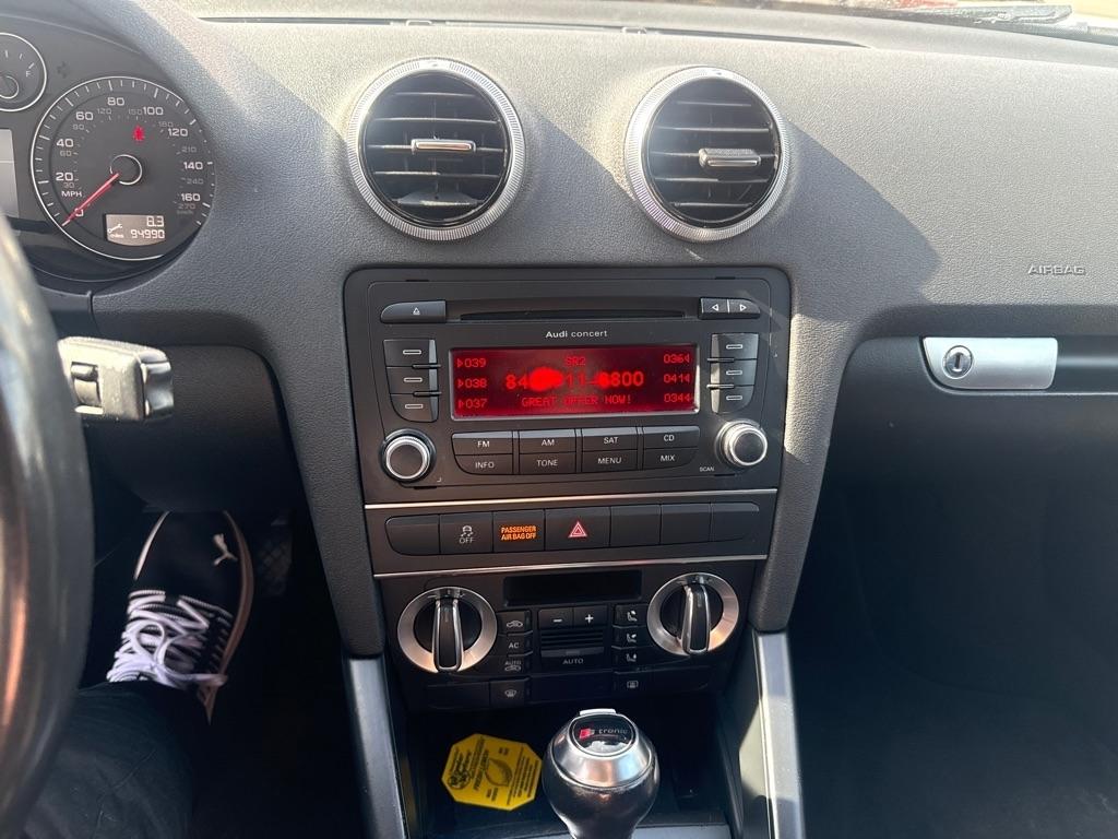 Audi A3 2.0T Premium S tronic 2011