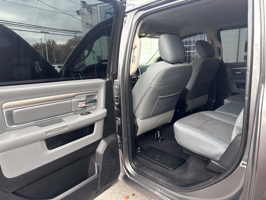 RAM 1500 SLT Crew Cab SWB 4WD 2018