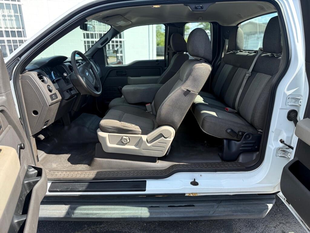 Ford F-150 XL SuperCab 8-ft. Bed 2WD 2010 Ford F-150 XL SuperCab 8-ft. Bed 2WD 2010