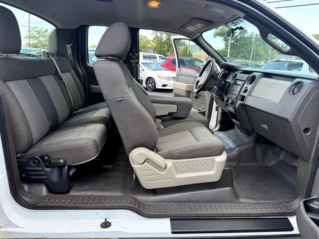 Ford F-150 XL SuperCab 8-ft. Bed 2WD 2010 Ford F-150 XL SuperCab 8-ft. Bed 2WD 2010