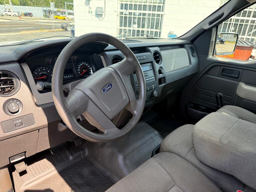 Ford F-150 XL SuperCab 8-ft. Bed 2WD 2010 Ford F-150 XL SuperCab 8-ft. Bed 2WD 2010