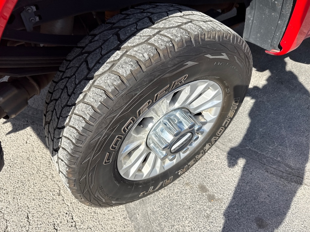 Ford F-350 SD Platinum Crew Cab Long Box 4WD 2020 Ford F-350 SD Platinum Crew Cab Long Box 4WD 2020