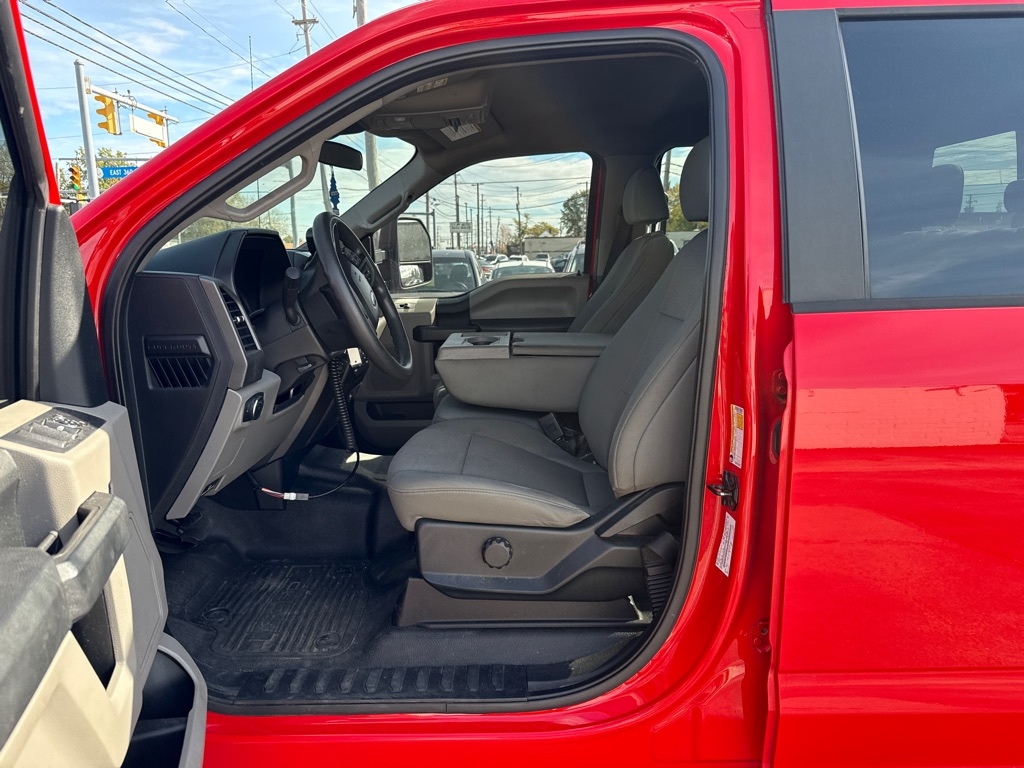 Ford F-350 SD Platinum Crew Cab Long Box 4WD 2020 Ford F-350 SD Platinum Crew Cab Long Box 4WD 2020