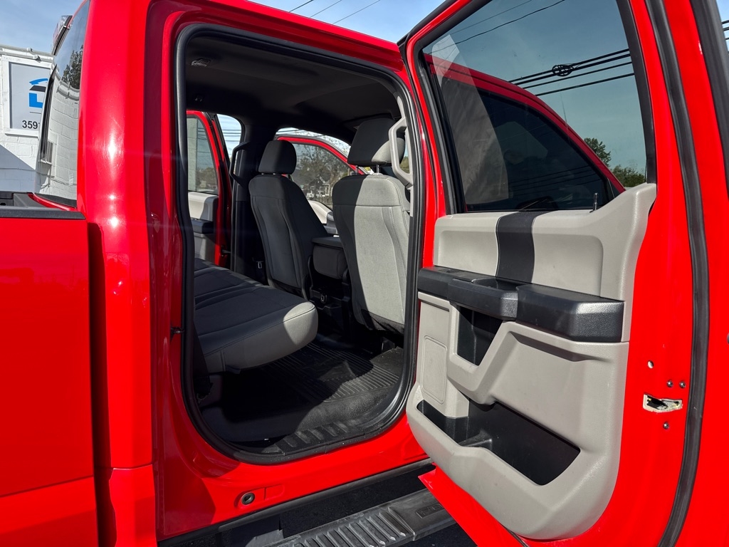 Ford F-350 SD Platinum Crew Cab Long Box 4WD 2020 Ford F-350 SD Platinum Crew Cab Long Box 4WD 2020