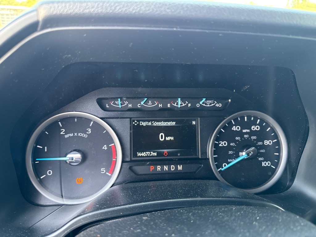 Ford F-350 SD Platinum Crew Cab Long Box 4WD 2020 Ford F-350 SD Platinum Crew Cab Long Box 4WD 2020