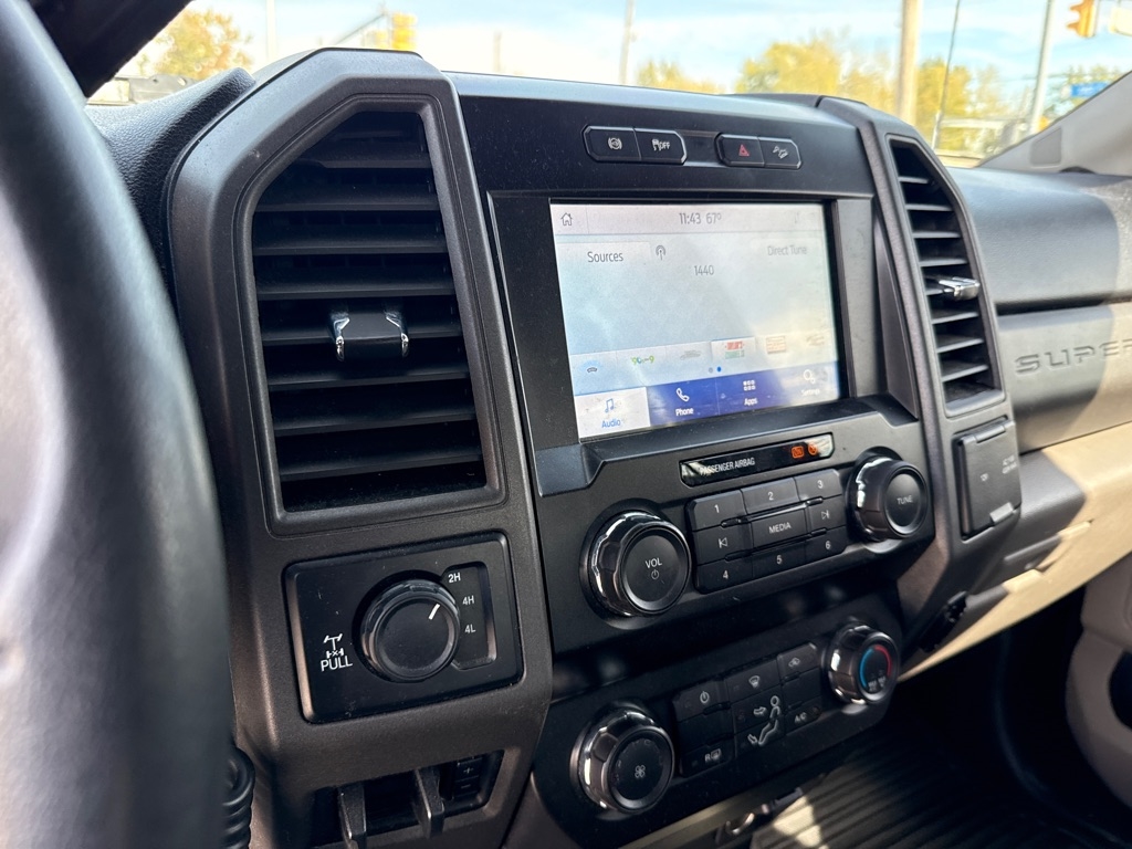 Ford F-350 SD Platinum Crew Cab Long Box 4WD 2020 Ford F-350 SD Platinum Crew Cab Long Box 4WD 2020