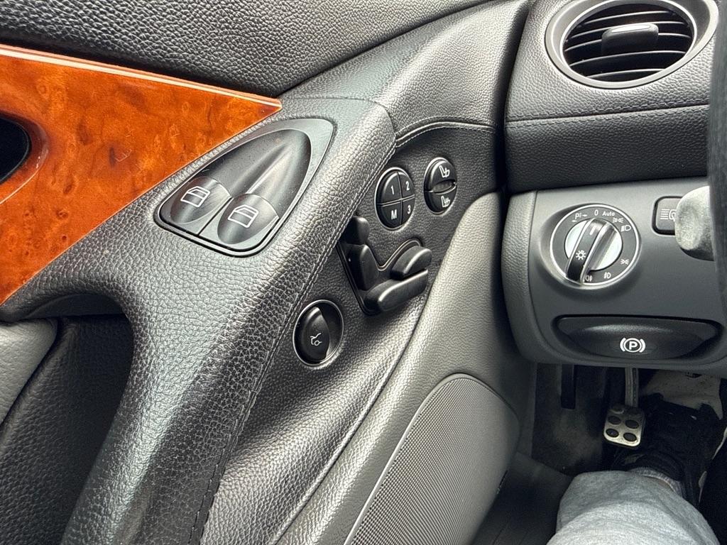 Mercedes-Benz SL-Class SL500 2004