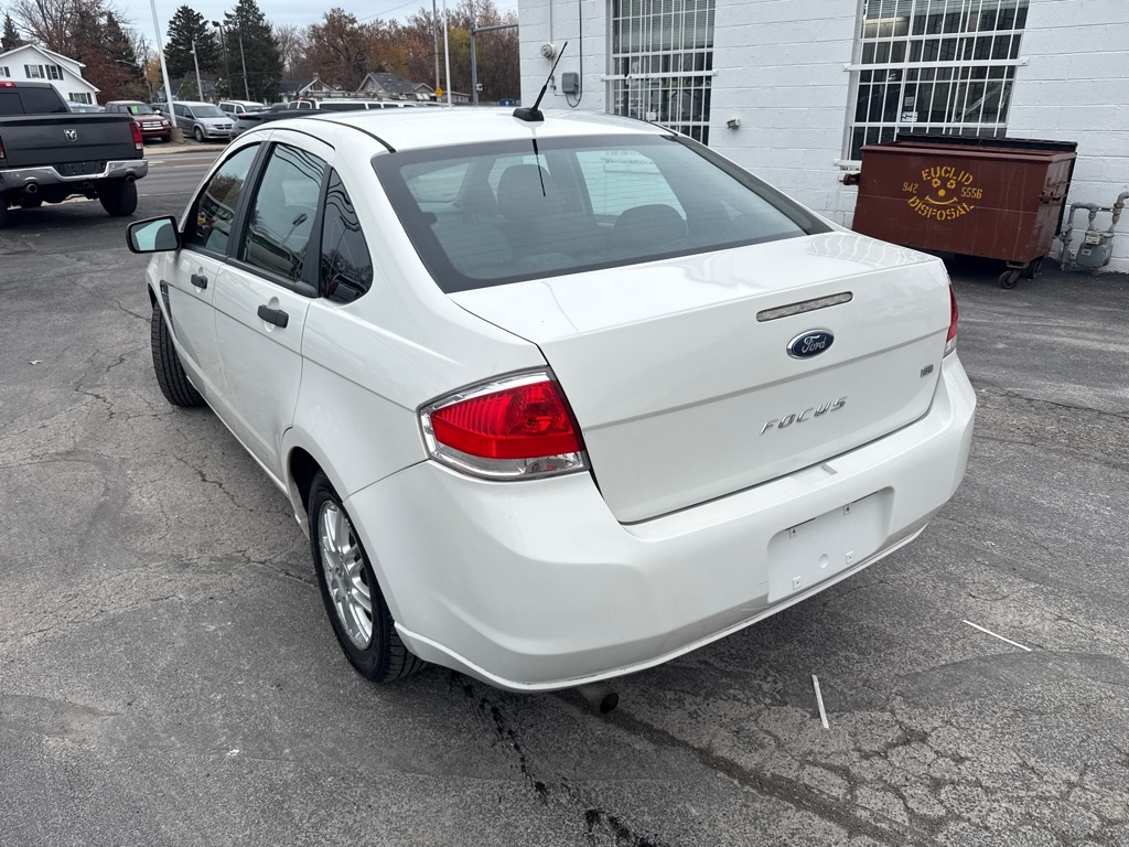 Ford Focus SE Sedan 2011