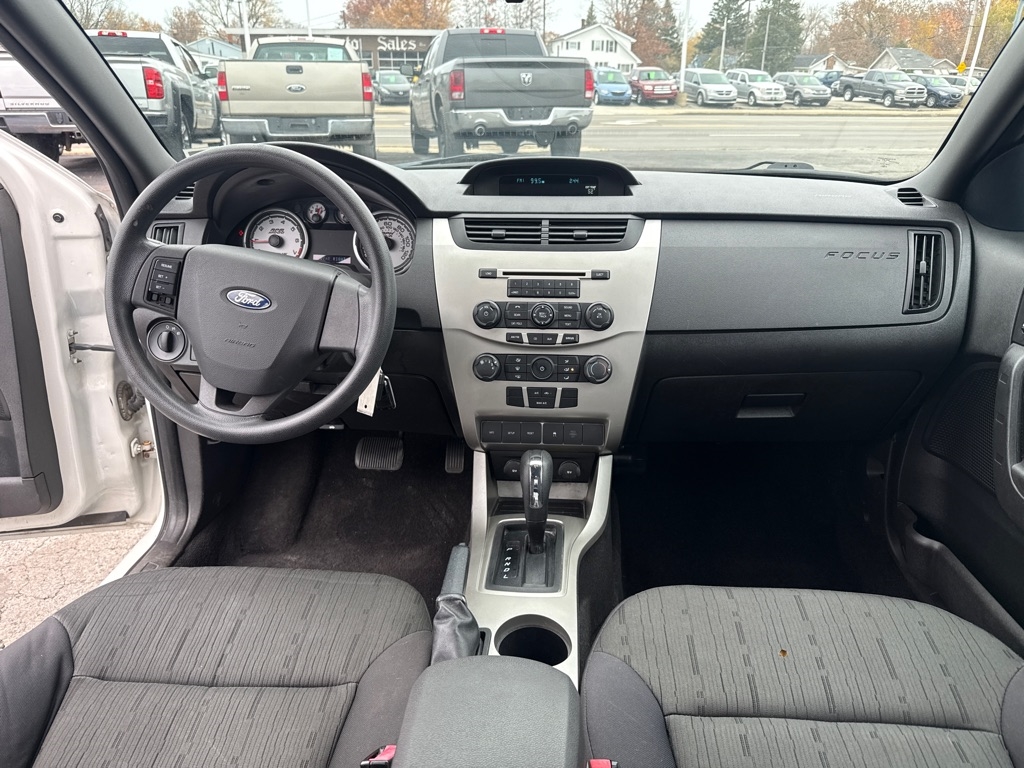 Ford Focus SE Sedan 2011