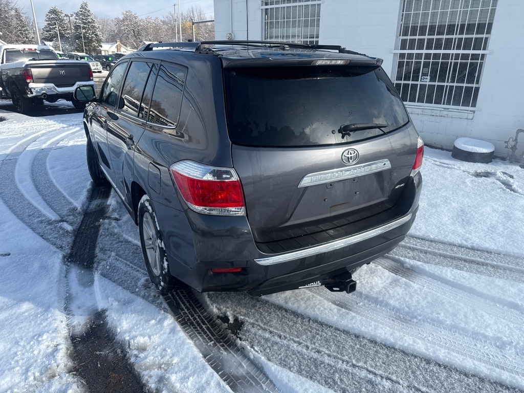 Toyota Highlander Base 4WD 2012