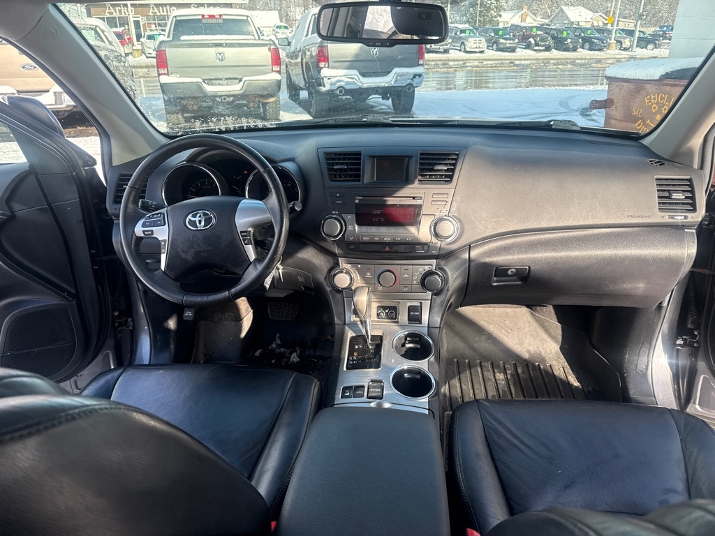 Toyota Highlander Base 4WD 2012
