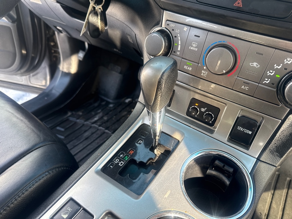 Toyota Highlander Base 4WD 2012