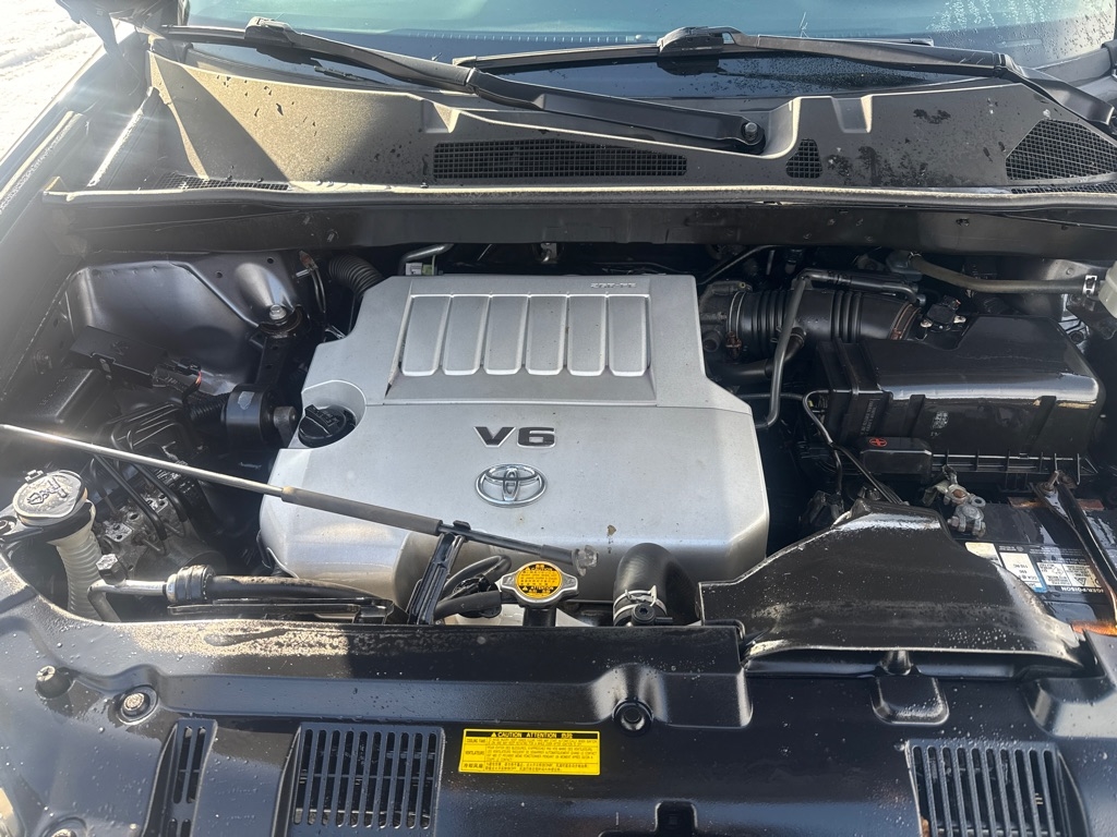 Toyota Highlander Base 4WD 2012