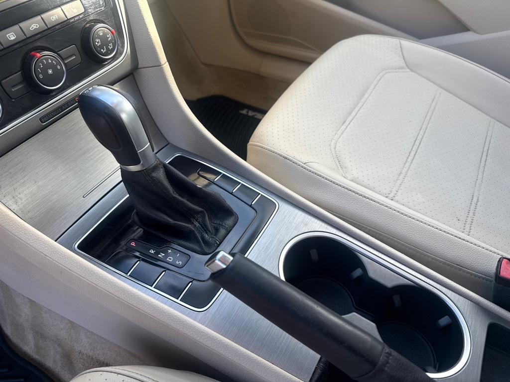 Volkswagen Passat TDI SE 6M 2015