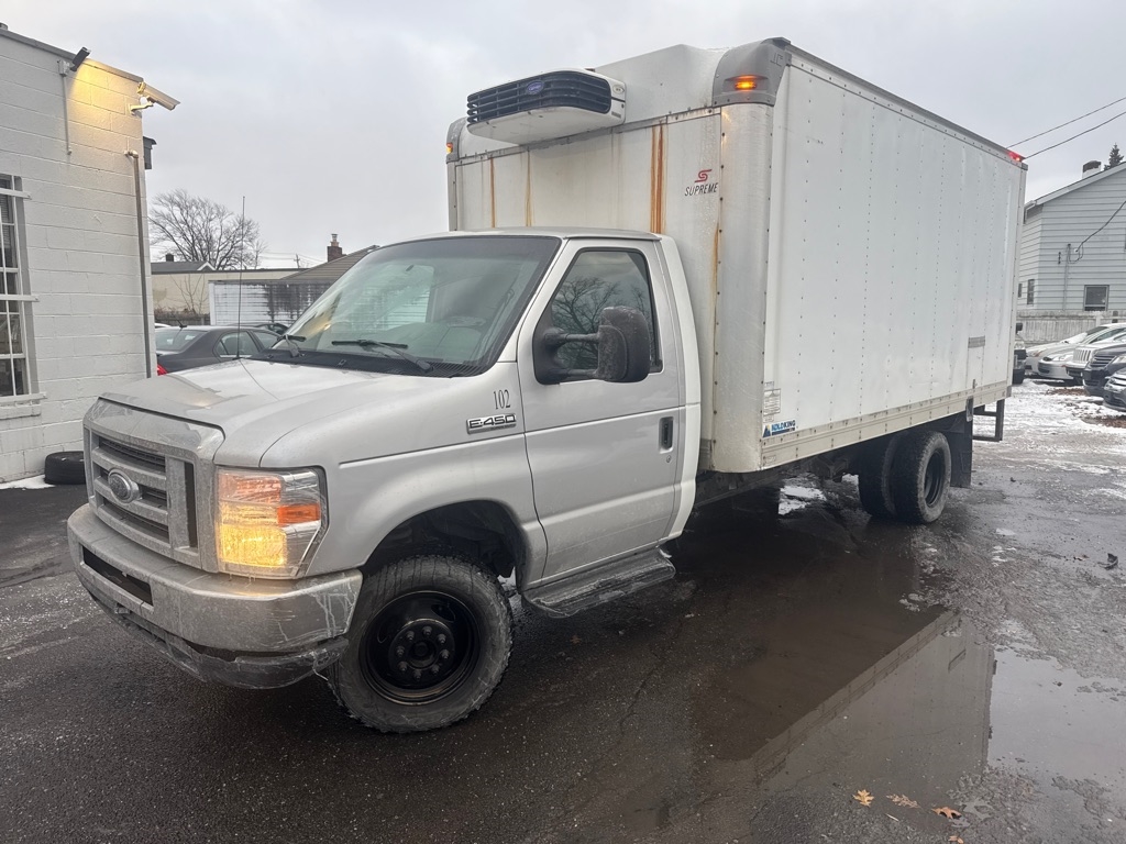 2017 Ford E-Series Cutaway Base's photo