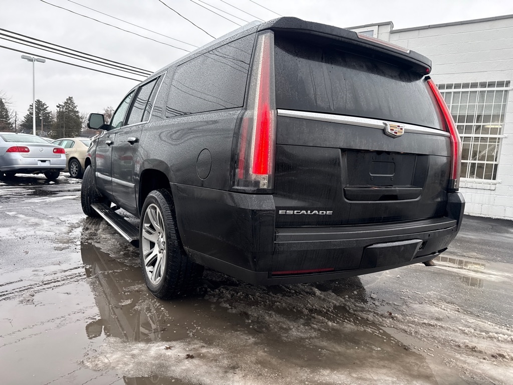 Cadillac Escalade ESV Premium 4WD 2016