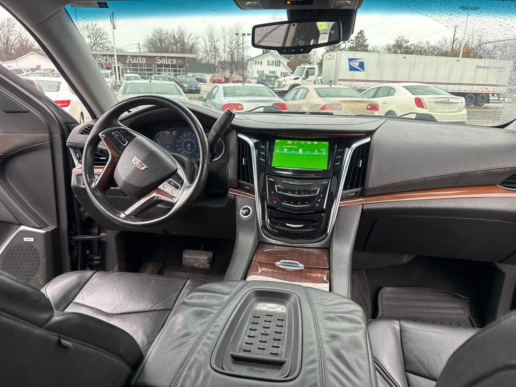 Cadillac Escalade ESV Premium 4WD 2016