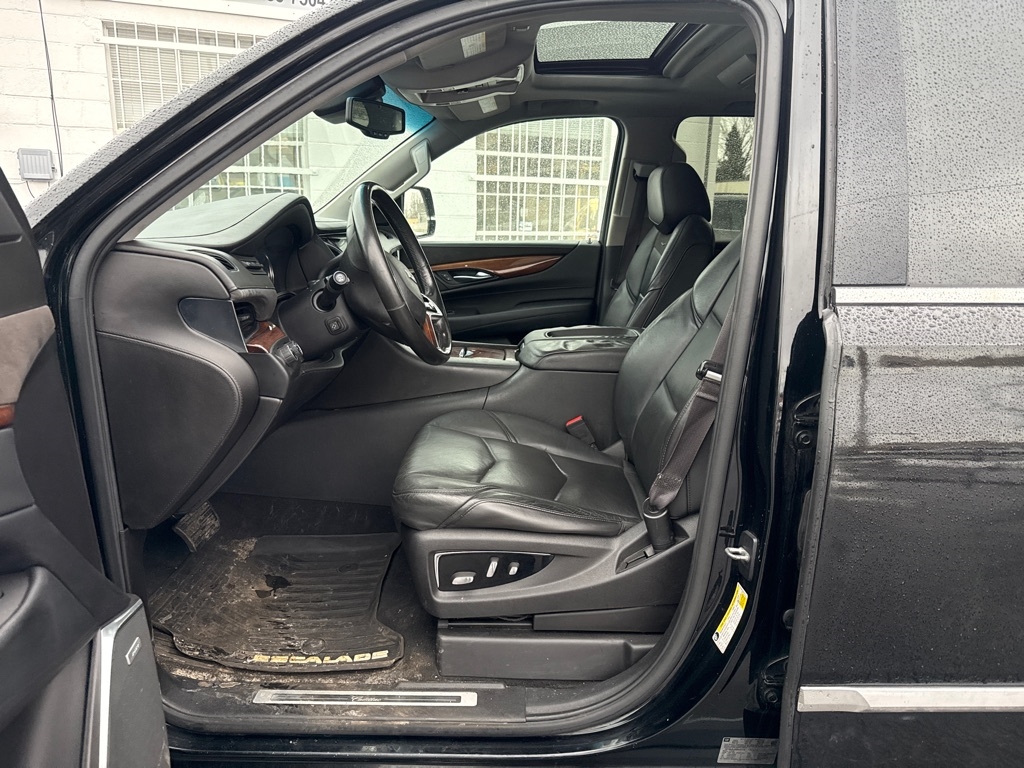 Cadillac Escalade ESV Premium 4WD 2016