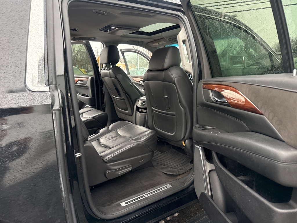 Cadillac Escalade ESV Premium 4WD 2016
