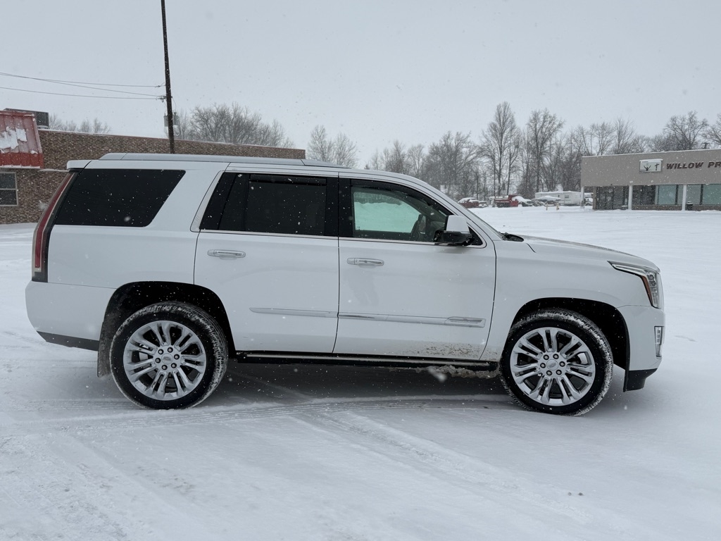 Cadillac Escalade Platinum 4WD 2016