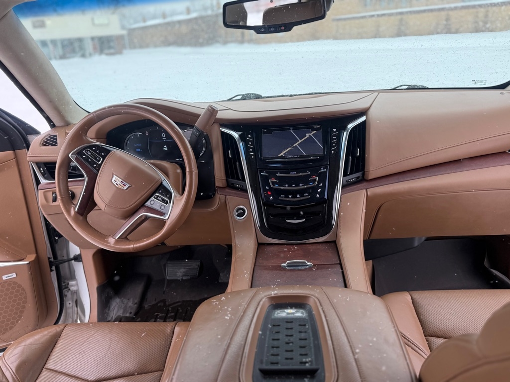 Cadillac Escalade Platinum 4WD 2016