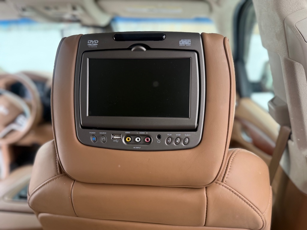 Cadillac Escalade Platinum 4WD 2016