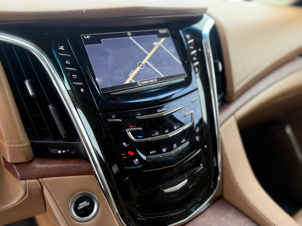 Cadillac Escalade Platinum 4WD 2016