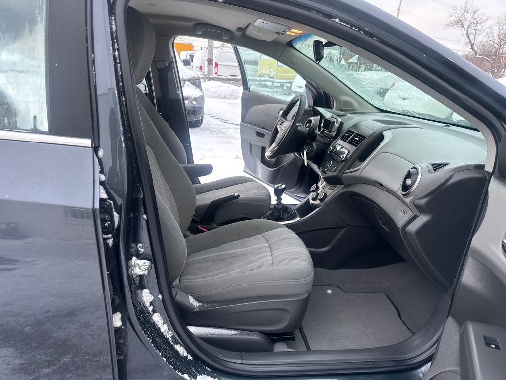 Chevrolet Sonic 1LT Sedan 2012