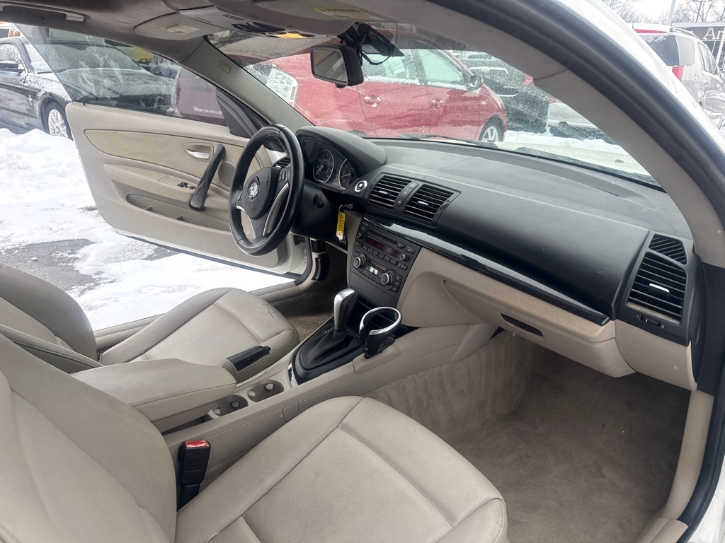 BMW 1-Series 128i Coupe 2011