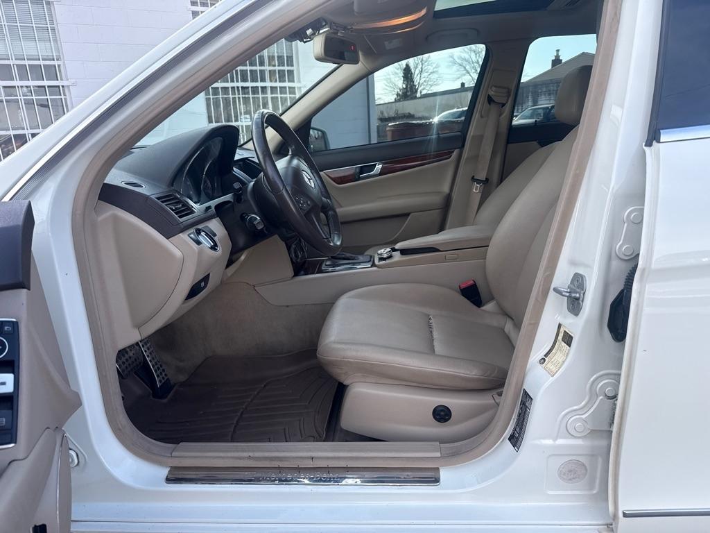 Mercedes-Benz C-Class C300 4MATIC Sport Sedan 2011