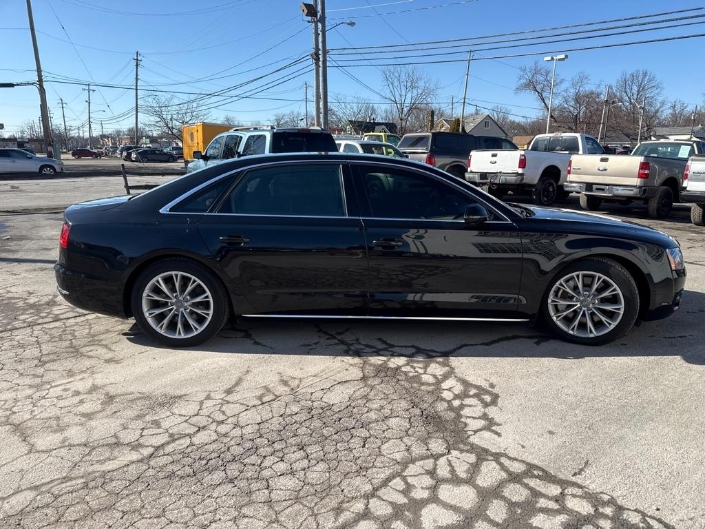 Audi A8 4.2L quattro 2011