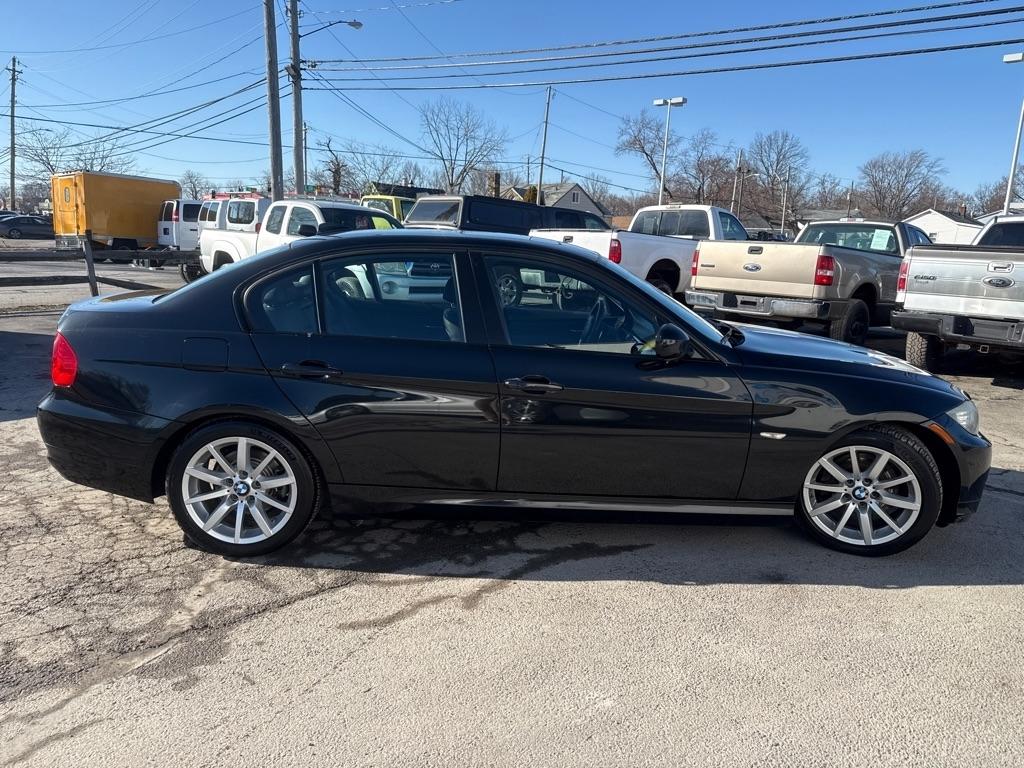 BMW 3-Series 328i SA 2011