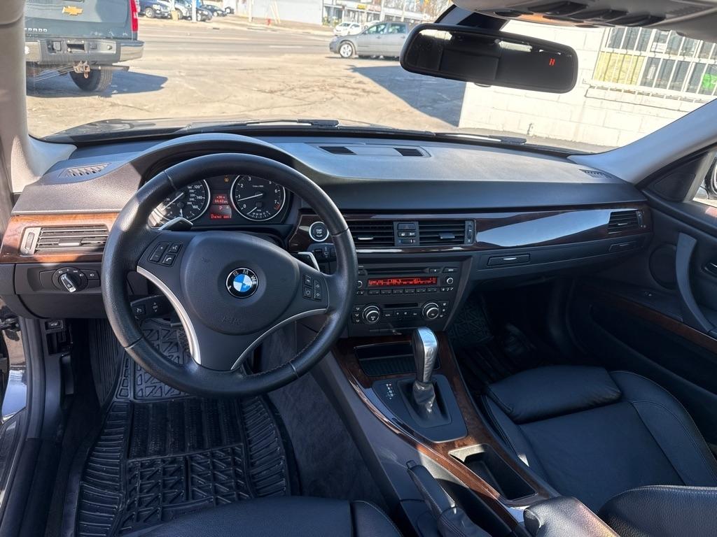 BMW 3-Series 328i SA 2011