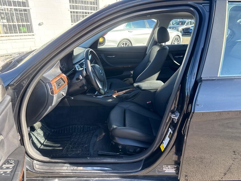 BMW 3-Series 328i SA 2011