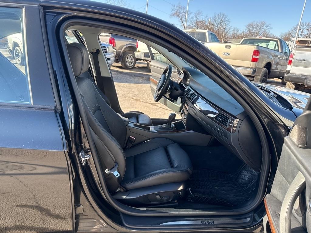 BMW 3-Series 328i SA 2011