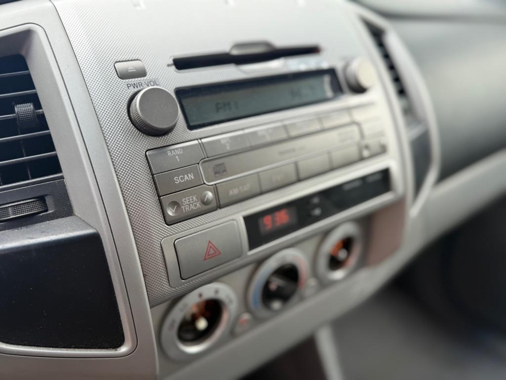 Toyota Tacoma PreRunner Double Cab V6 Auto 2WD 2009
