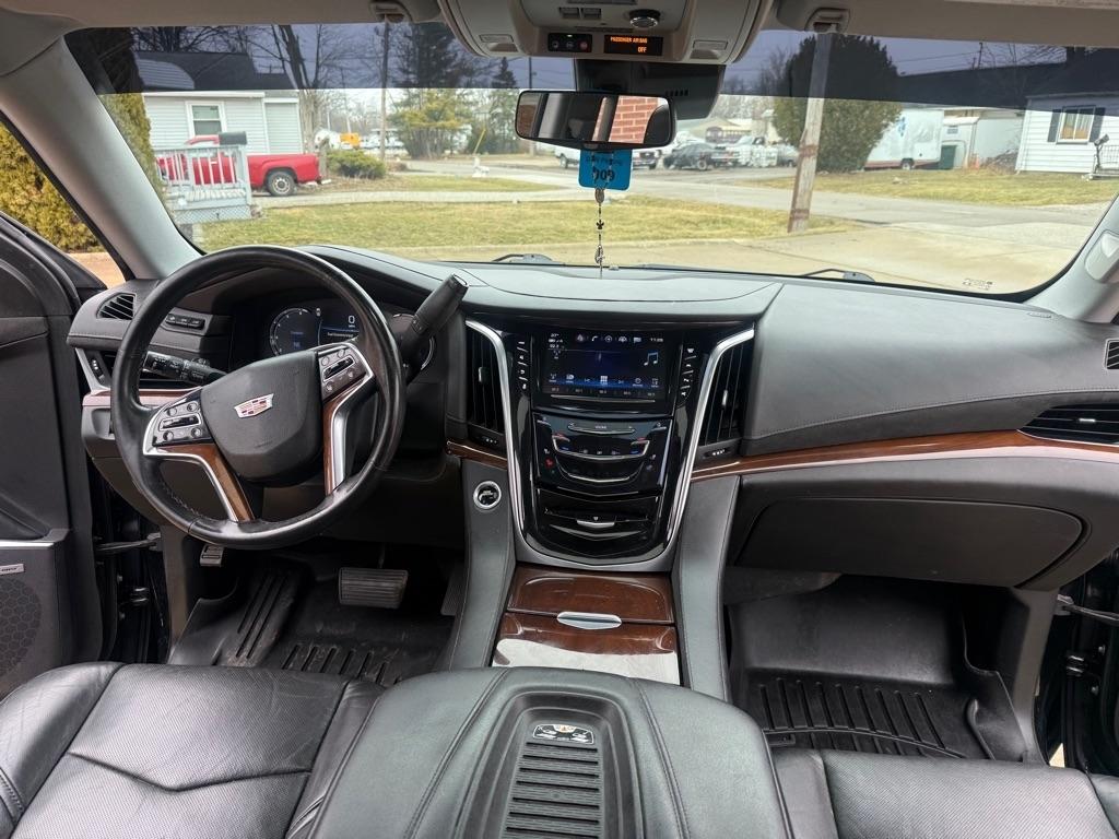 Cadillac Escalade Luxury 4WD 2020