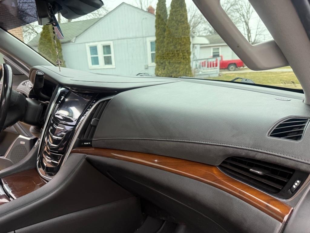 Cadillac Escalade Luxury 4WD 2020