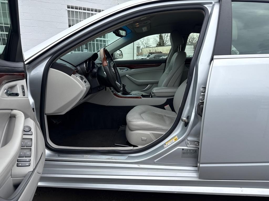 Cadillac CTS Luxury 2012