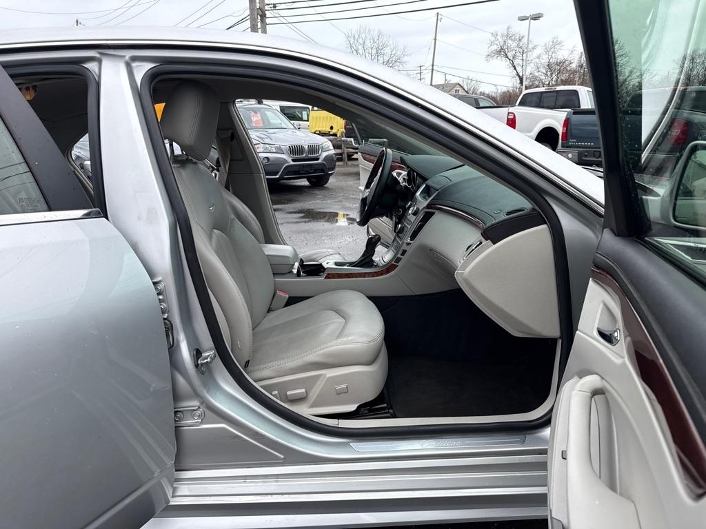 Cadillac CTS Luxury 2012