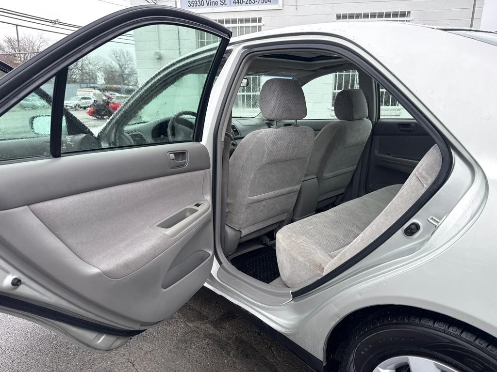 Toyota Camry LE 2003