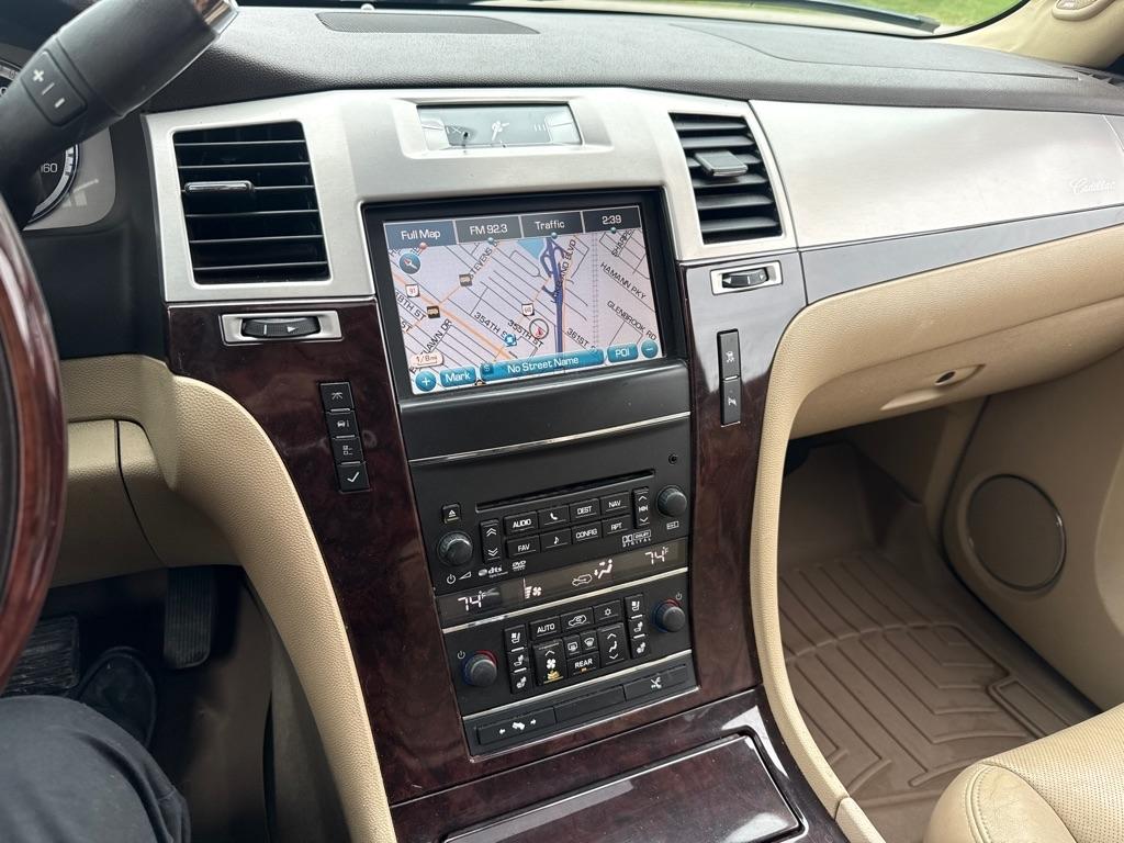 Cadillac Escalade ESV AWD Premium 2011