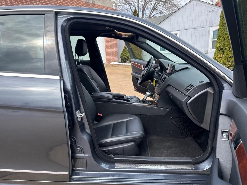 Mercedes-Benz C-Class C300 4MATIC Sport Sedan 2011