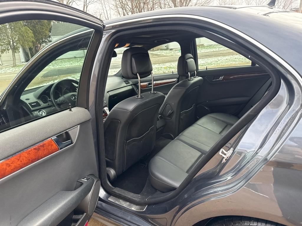 Mercedes-Benz C-Class C300 4MATIC Sport Sedan 2011