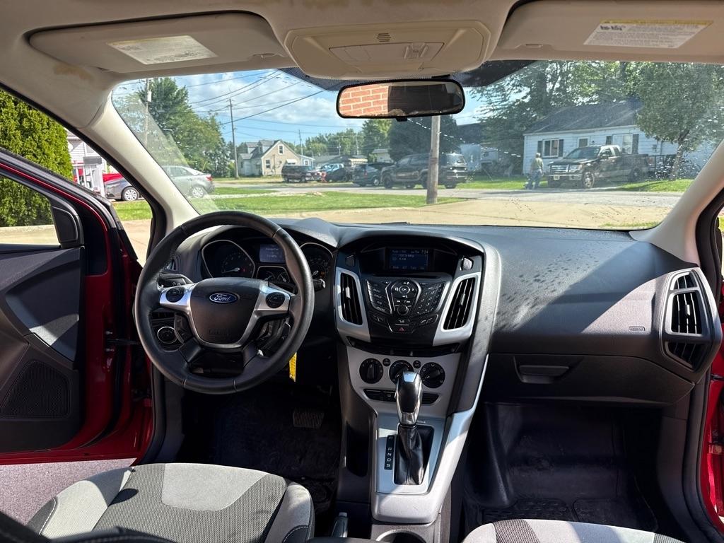 Ford Focus SE 2012