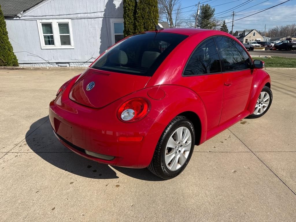 Volkswagen New Beetle S 2009
